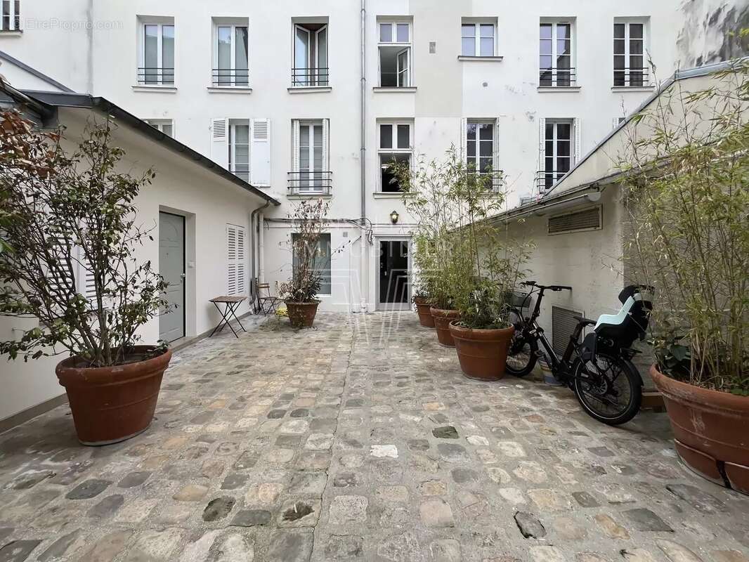 Appartement à PARIS-7E
