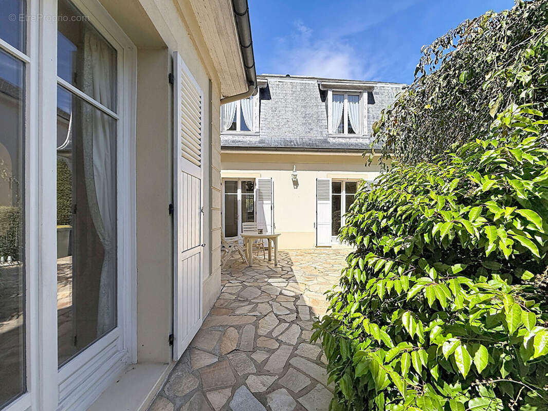Maison à LE VESINET