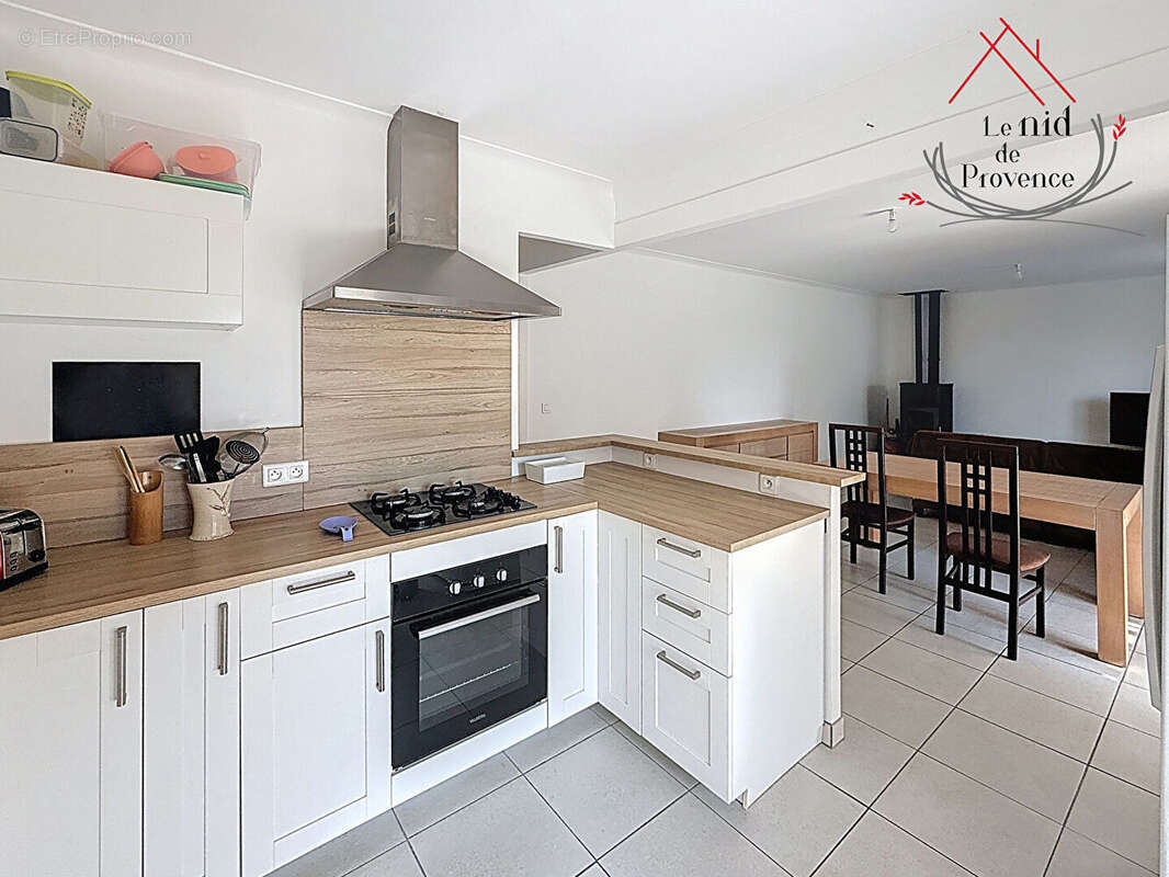 Maison à PERNES-LES-FONTAINES