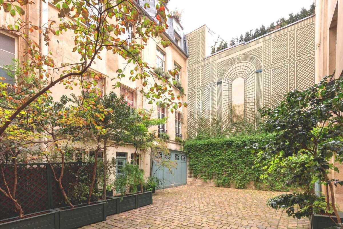 Appartement à PARIS-7E