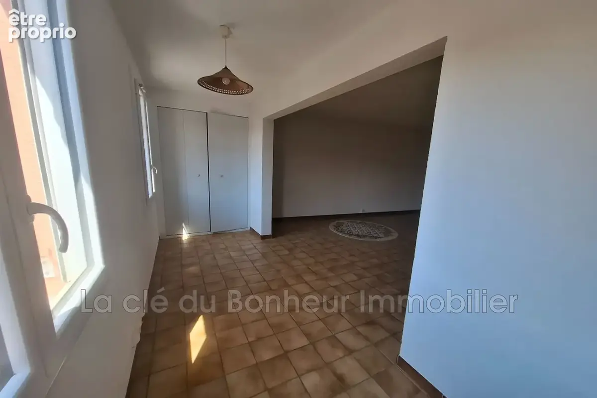 Appartement 56 m² à Sainte-Croix-Du-Verdon  - photo 4