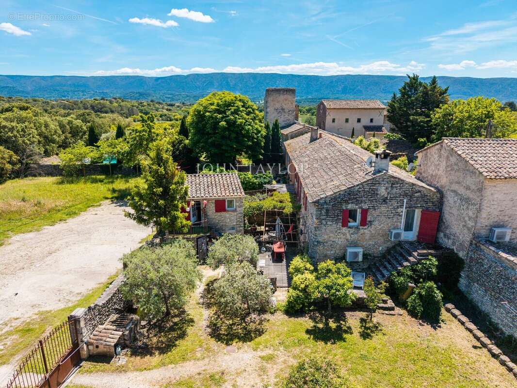 Maison à GORDES