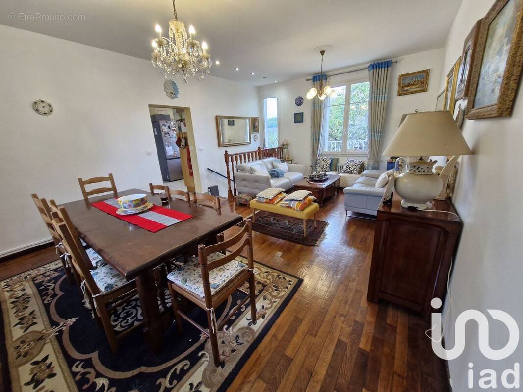 Photo 1 - Maison à CLAMART