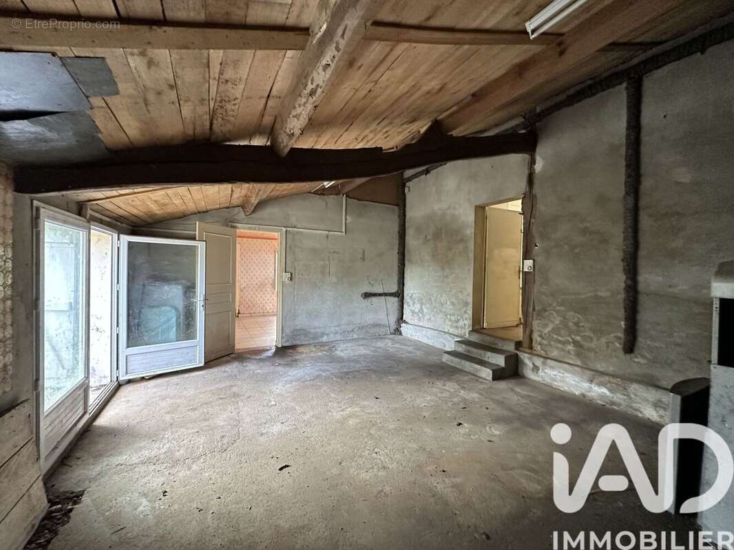 Maison 100 m² à Montpouillan  - photo 8