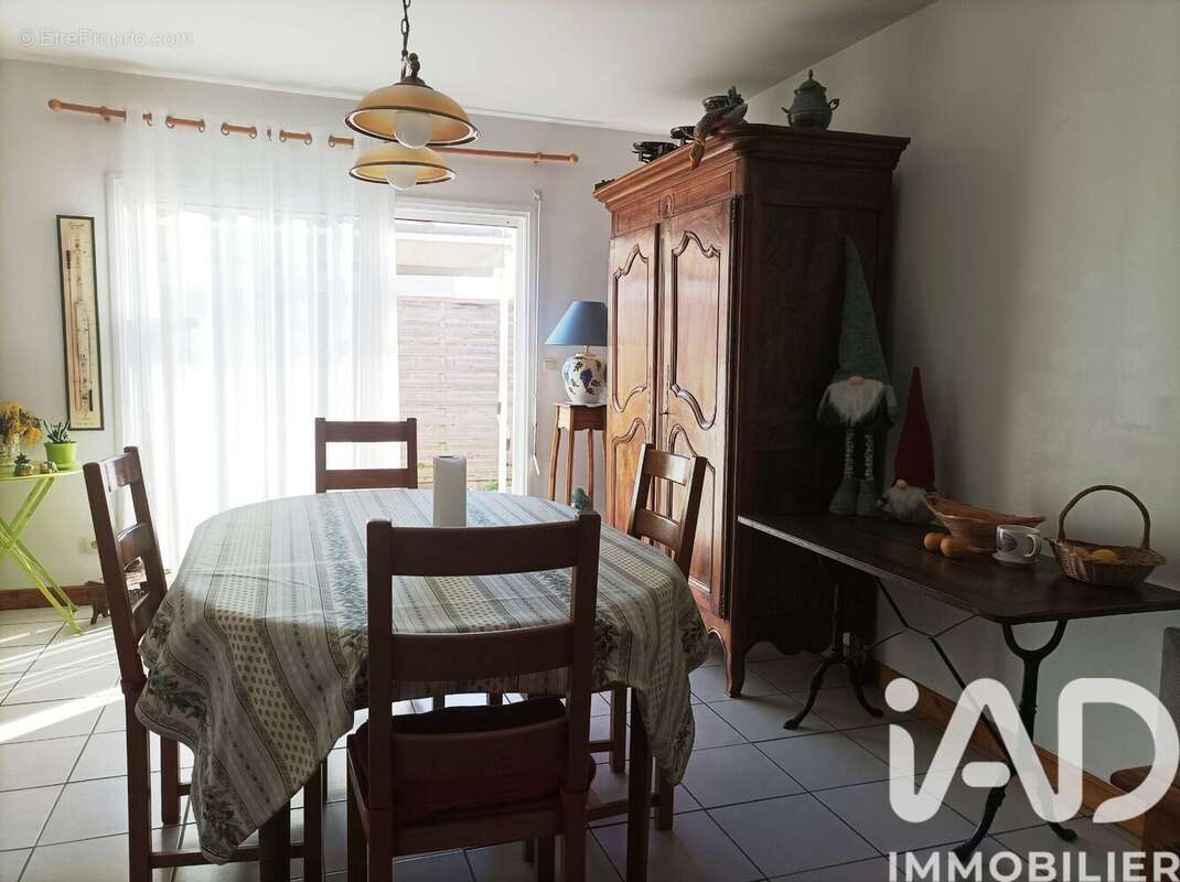 Photo 3 - Maison à CORME-ROYAL