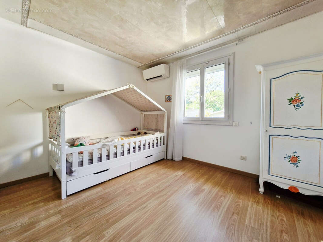Maison à MAUGUIO