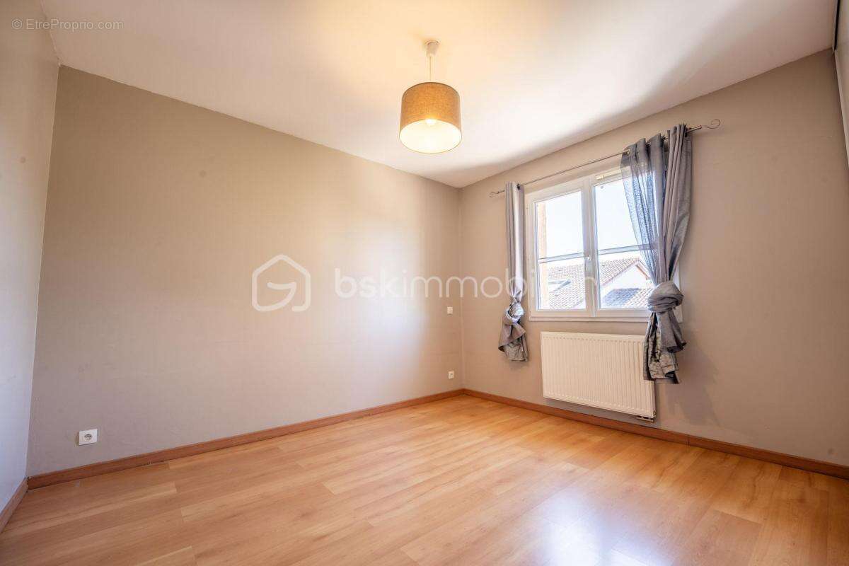 Maison à LA VERPILLIERE