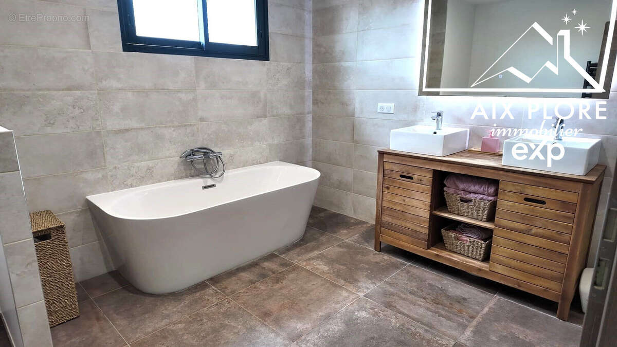 Maison 187 m² à Villette-Sur-Ain  - photo 9