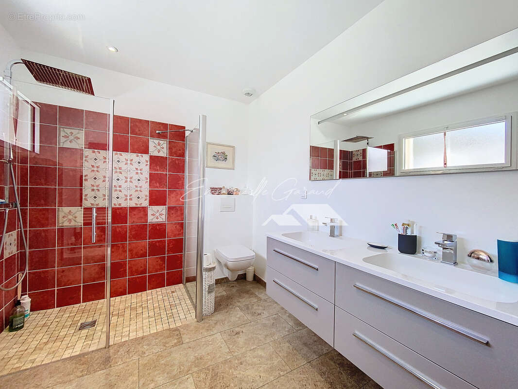 Maison à SAINT-JEAN-DU-BRUEL