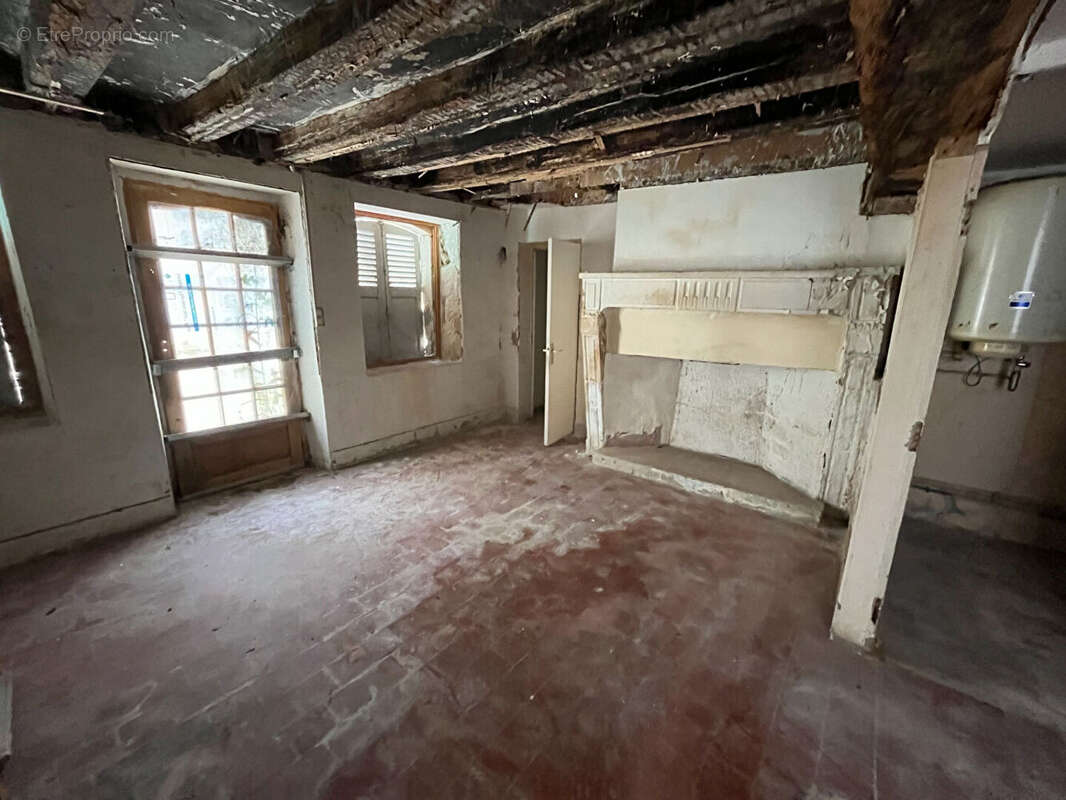 Maison à SAINT-SATUR