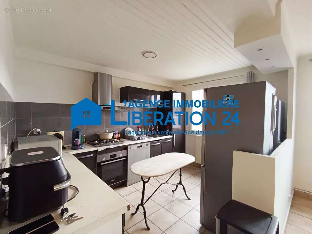 Appartement à SAINT-GENEST-LERPT