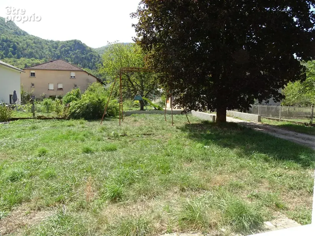 Maison Vaux Les St Claude 6 pièce(s) 185 m2 avec garage et terrain - photo 3