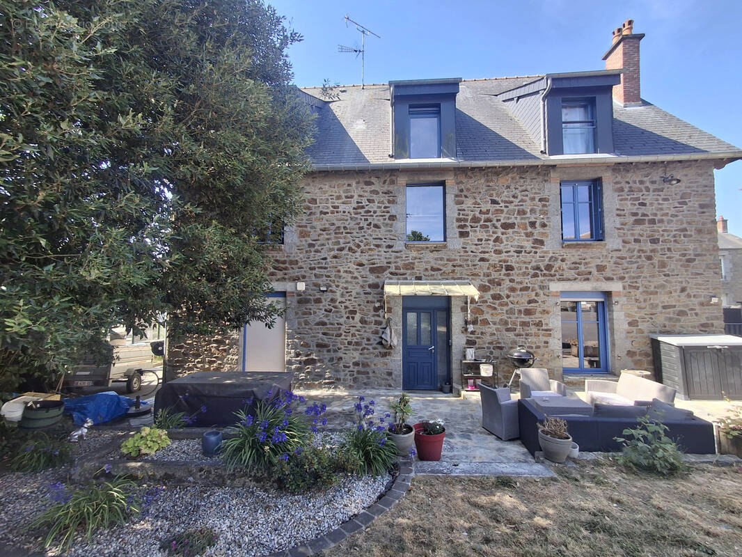 Maison à FOUGERES