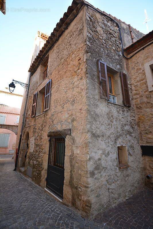 Maison à MONTAUROUX