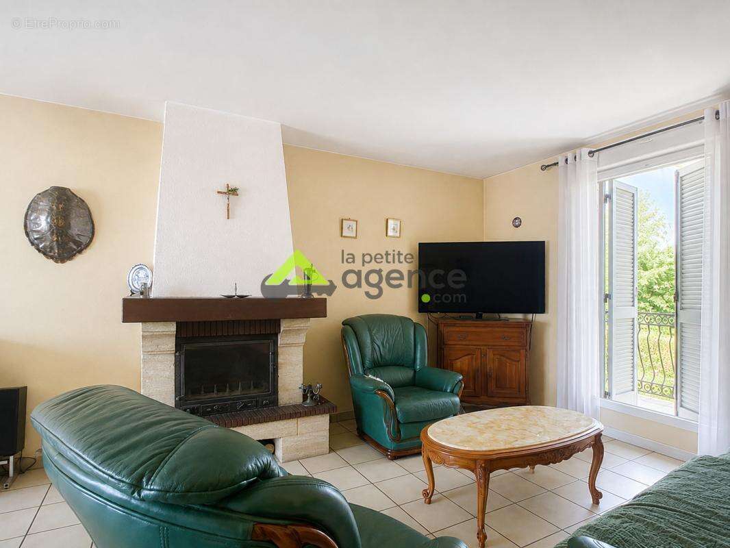 Maison familiale 7 pièces   145 m2   Terrain de 1 631 m2   A - photo 5