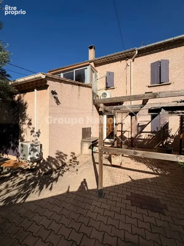 Maison de ville avec cour sur SORGUES, séjour/cuisine équipée, 3 chambres et climatisation - photo 16