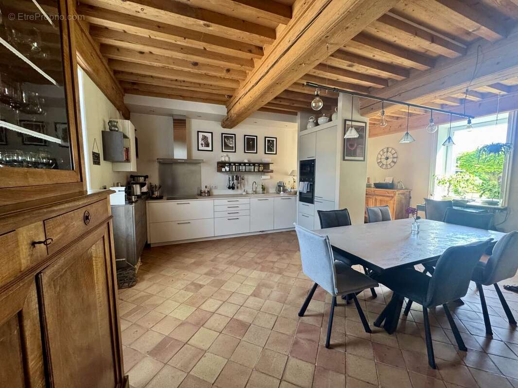 Maison à MONTANAY