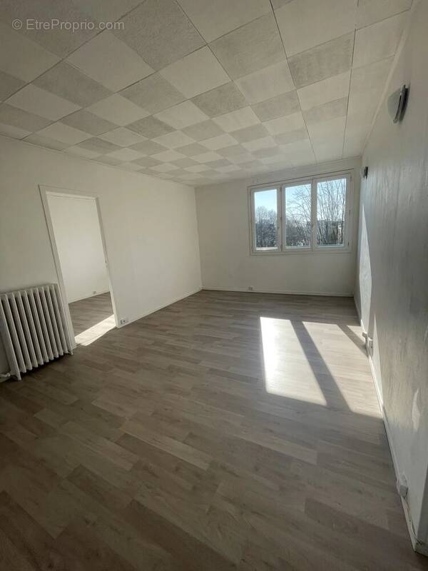 Appartement à CLICHY-SOUS-BOIS