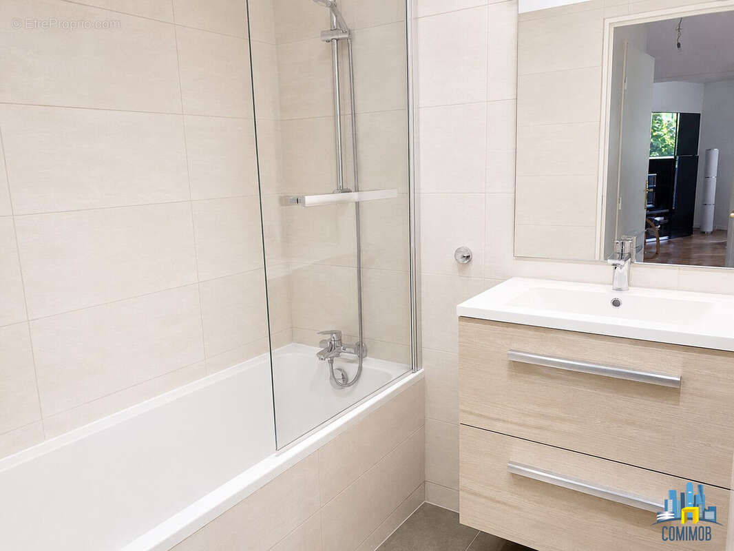 Appartement à COURBEVOIE