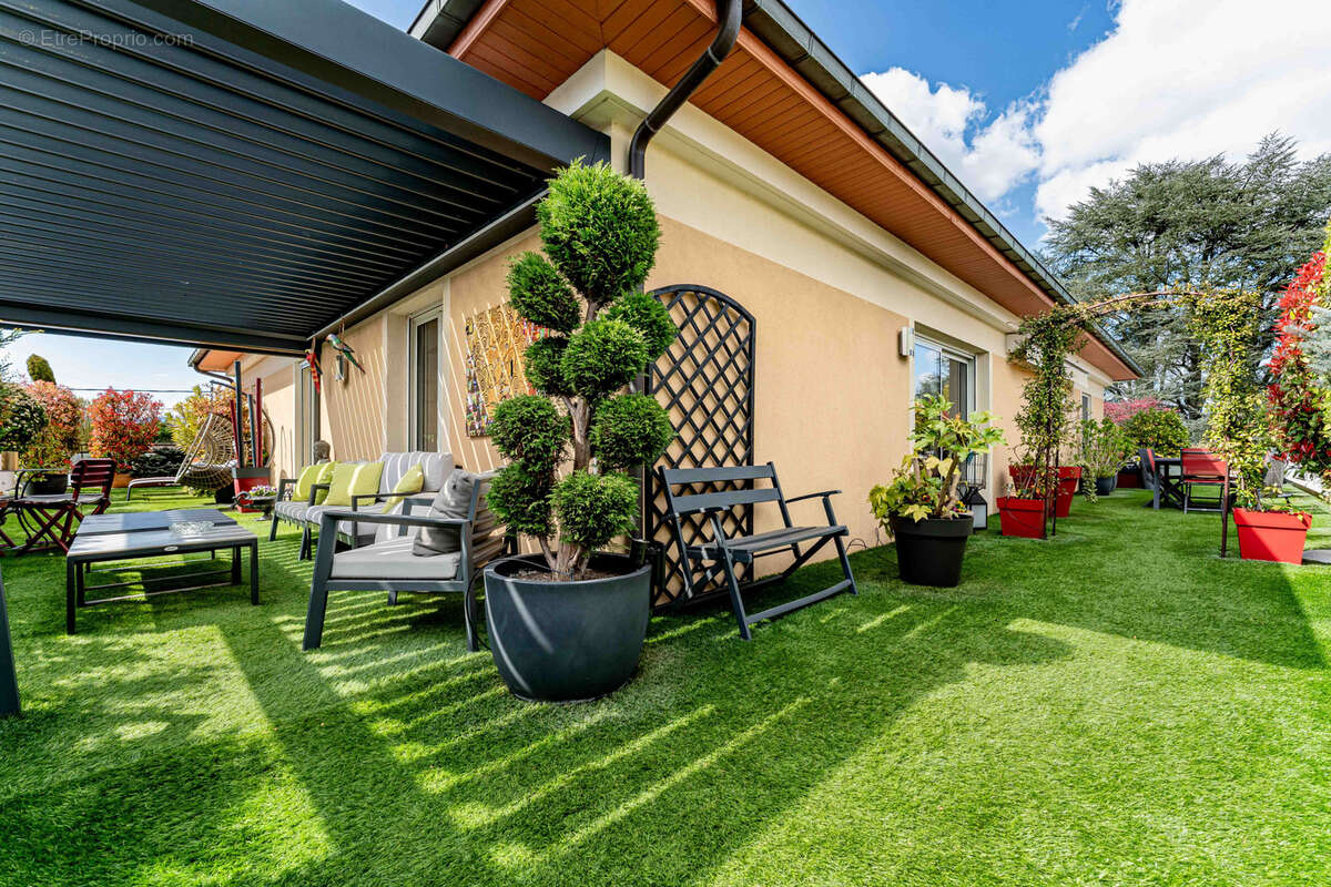 Appartement à TASSIN-LA-DEMI-LUNE