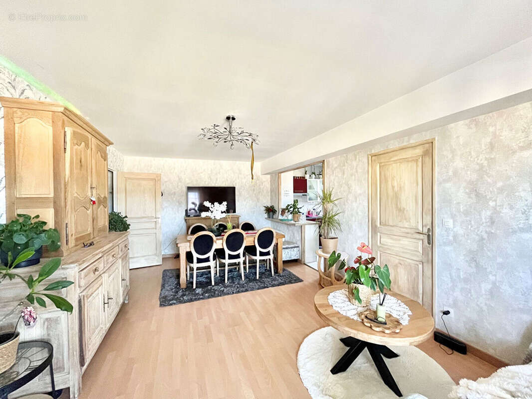 Appartement Demouville 3 pièce(s) 59.46 m2 - vendu libre - terrasse loggia - garage fermé - photo 4