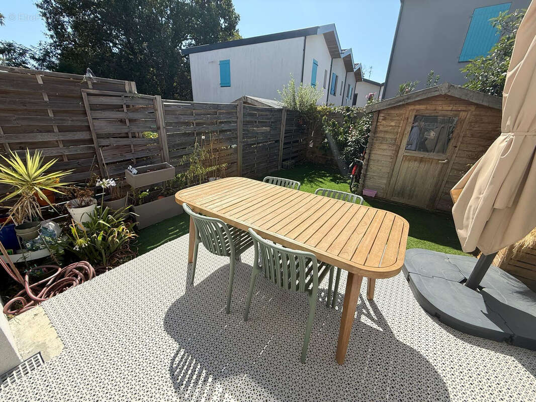 Appartement à PAREMPUYRE