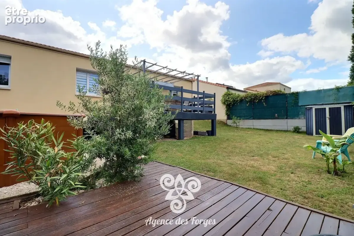 Bourg MOUZILLON, maison récente (100 m²), 4 chambres, jardin (408 m²) - photo 8