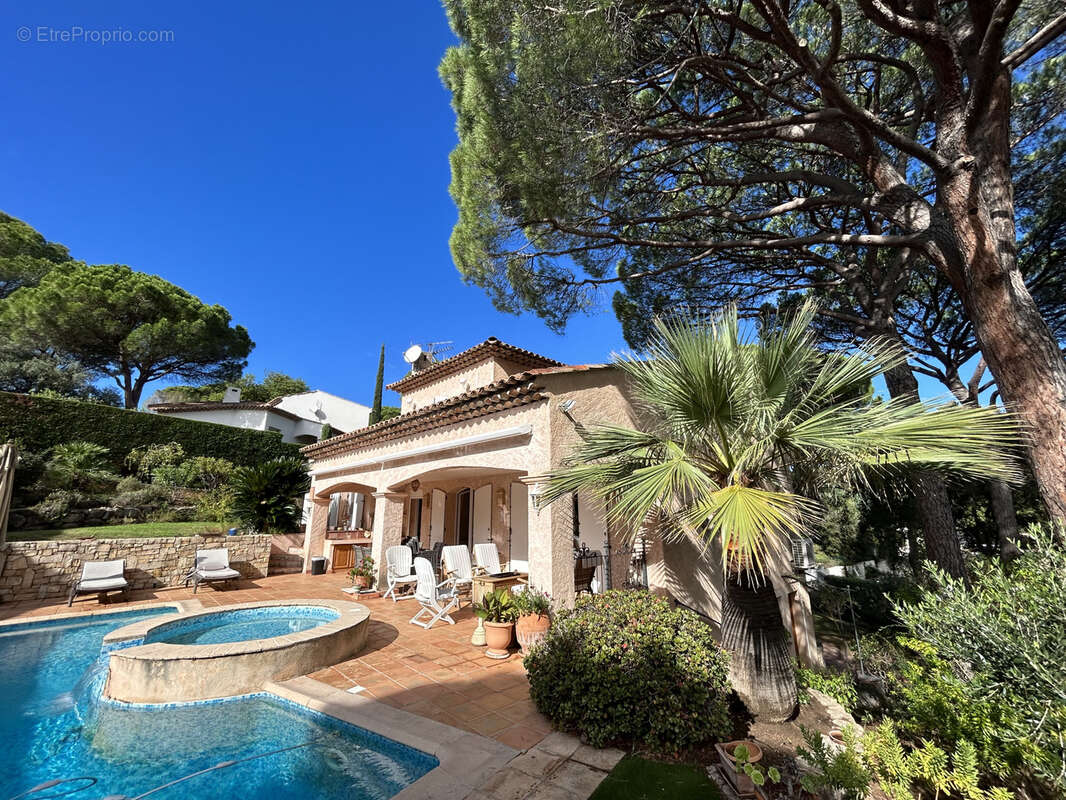 Autre à SAINT-RAPHAEL