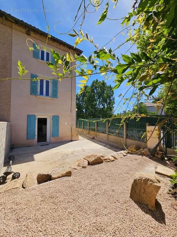 Maison 105 m² à Thoissey  - photo 2
