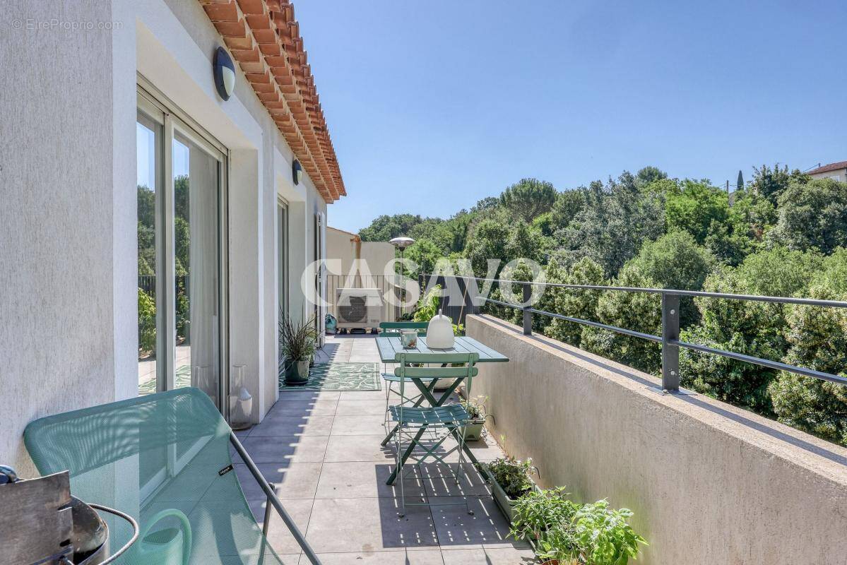 Appartement à LA ROQUE-D'ANTHERON