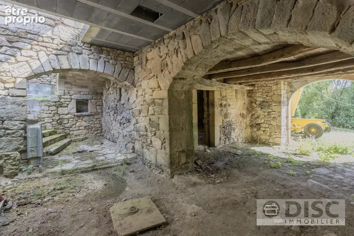 Maison rénovée en partie avec beaucoup de potentiel. - photo 6