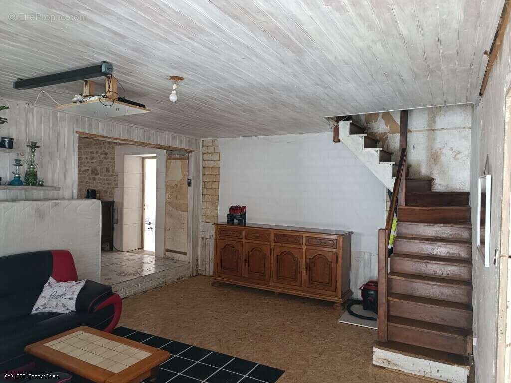 Maison à RUFFEC