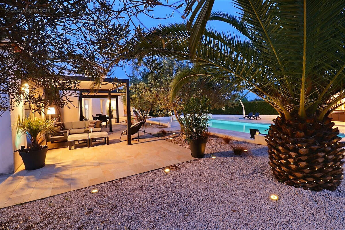 Maison à SAINT-MATHIEU-DE-TREVIERS