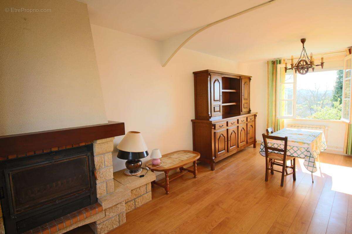 Maison à PUY-L'EVEQUE