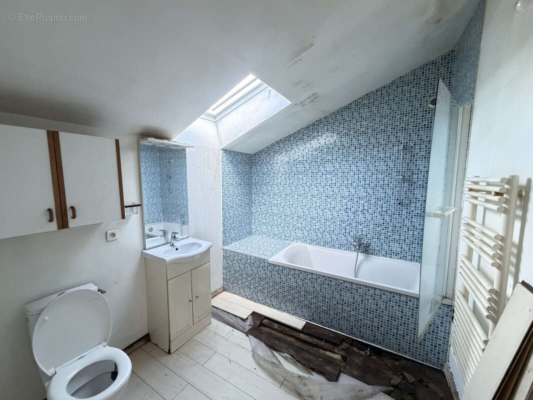 Maison à MONTREVAULT