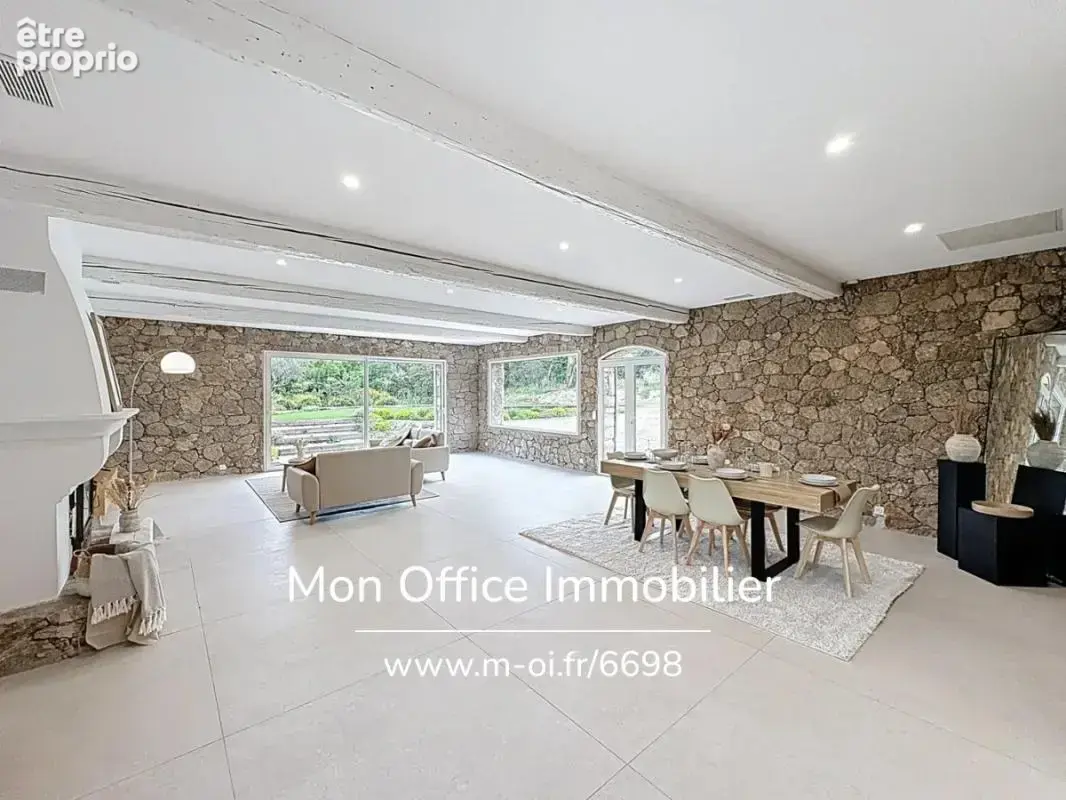 Maison à PLAN-DE-LA-TOUR