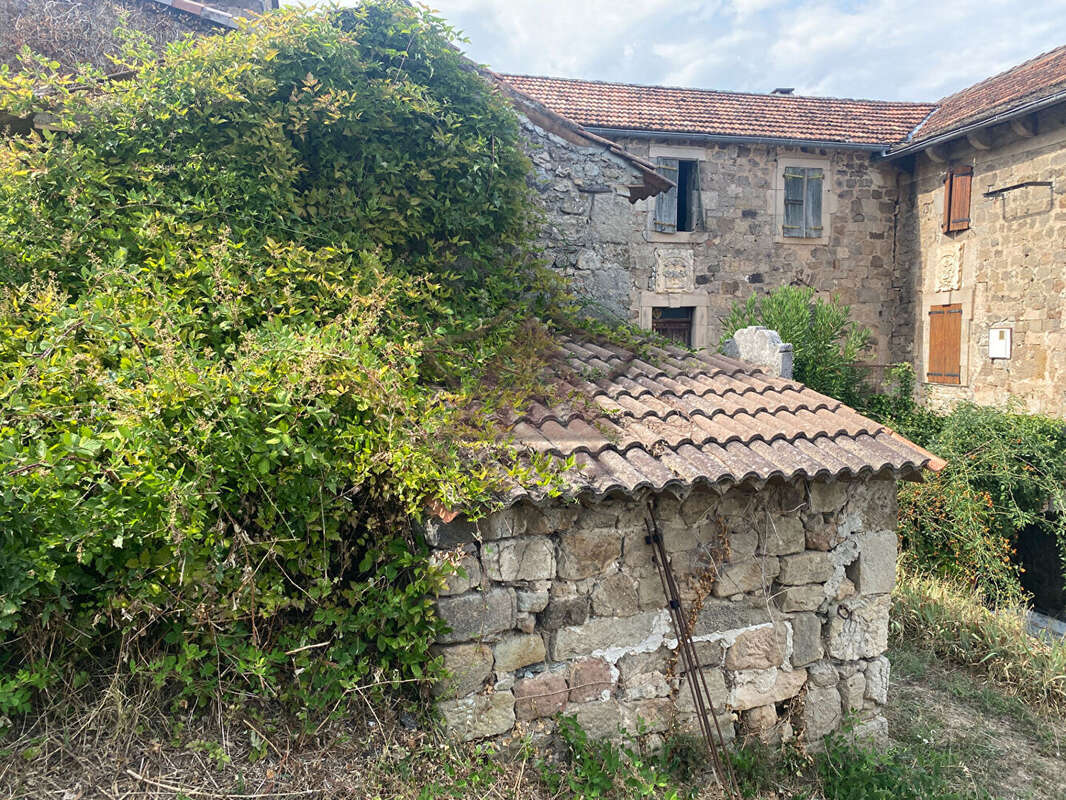 Maison à SAINT-PIERRE-SAINT-JEAN