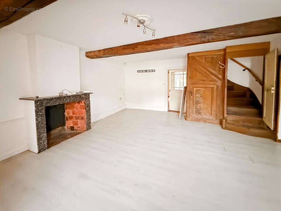 Maison à RENWEZ