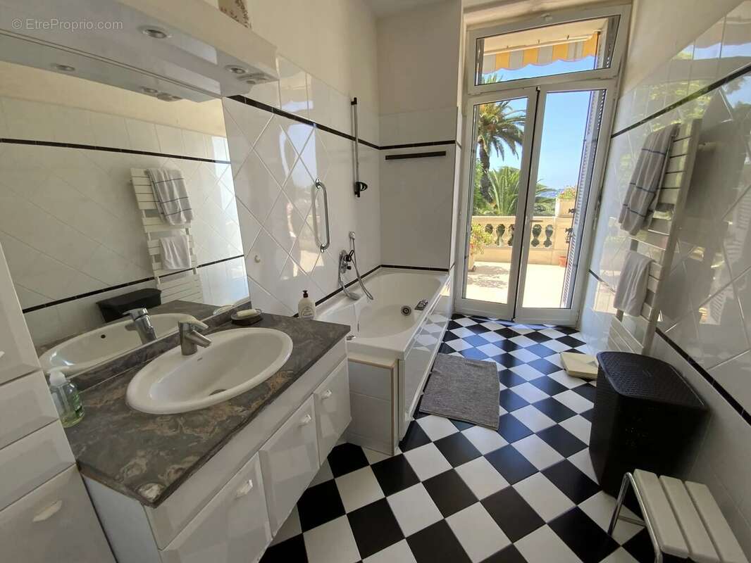 Appartement à MENTON
