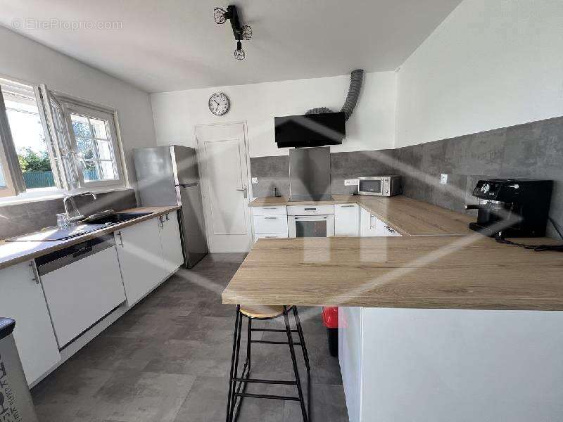 Maison 100 m² à Combs-La-Ville  - photo 4