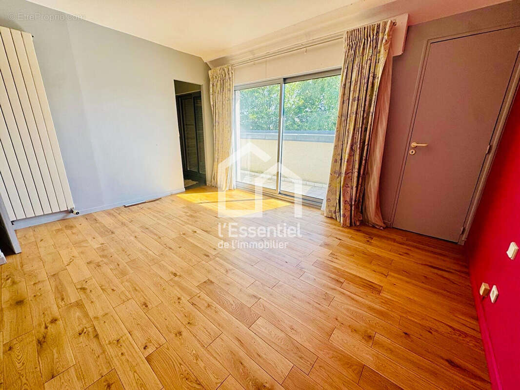 Maison à VERNEUIL-SUR-SEINE