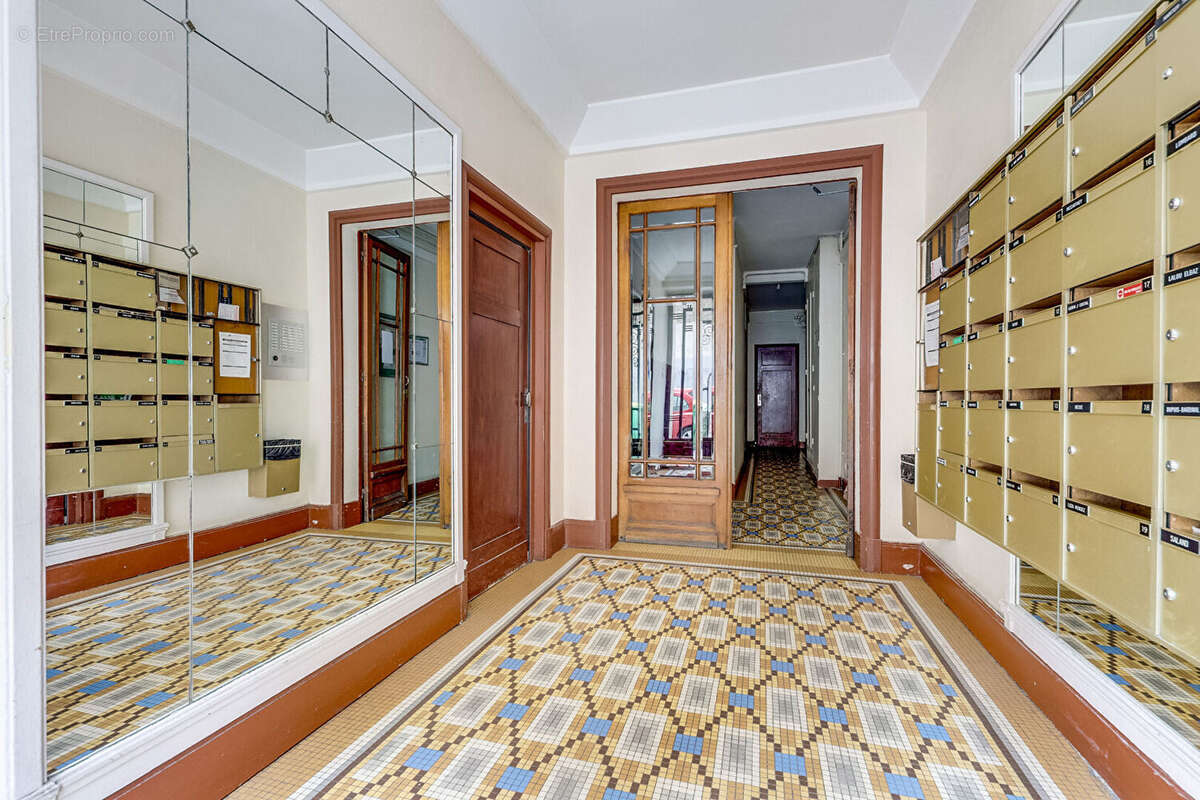 Studio 36 m2 - Ledru-Rollin - photo 10