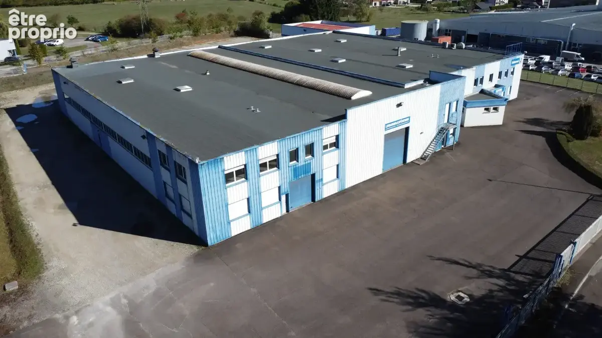 Vente ensemble immobilier industriel de 3 660 m2, sur terrain de 21 181 m2 LURE - photo 2
