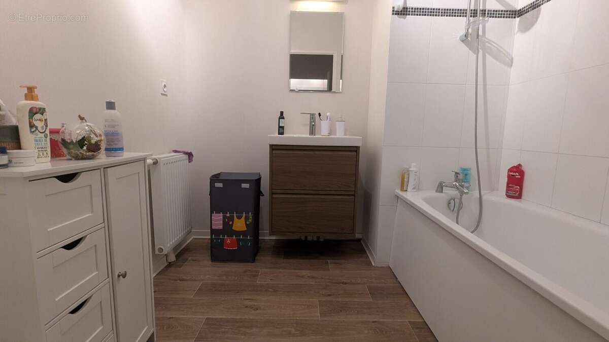 Appartement à CHENOVE