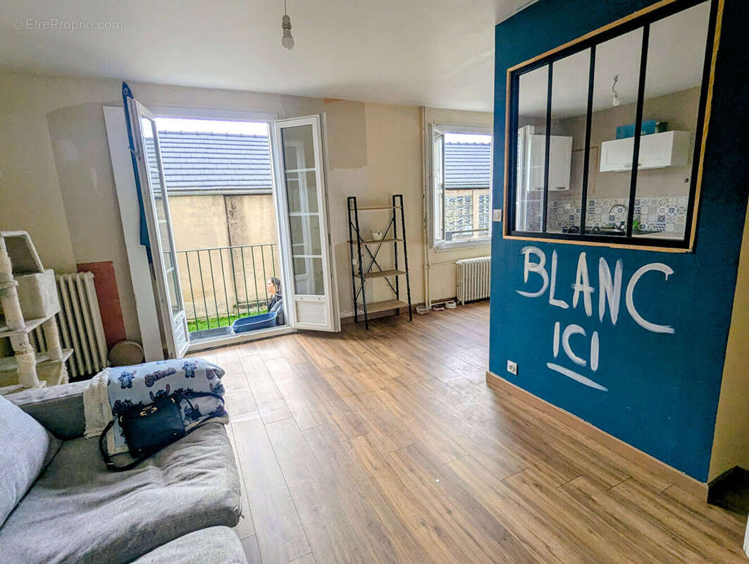 Appartement à VARENNES-VAUZELLES