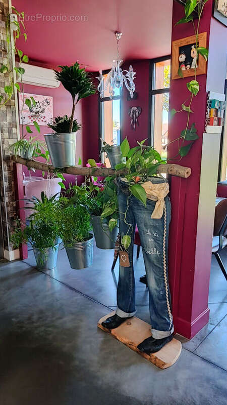 Commerce à SAINT-POURCAIN-SUR-SIOULE