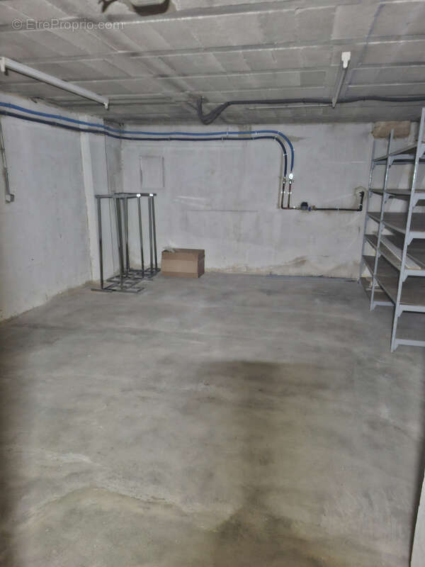 Commerce à SAINTE-SAVINE