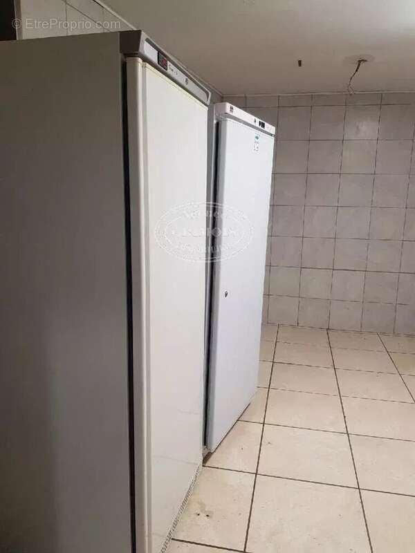 Commerce à LEZIGNAN-CORBIERES