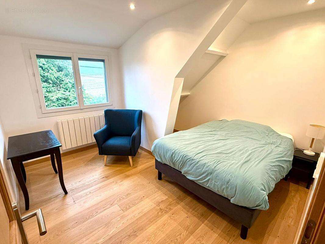 Maison à TREMBLAY-LES-VILLAGES