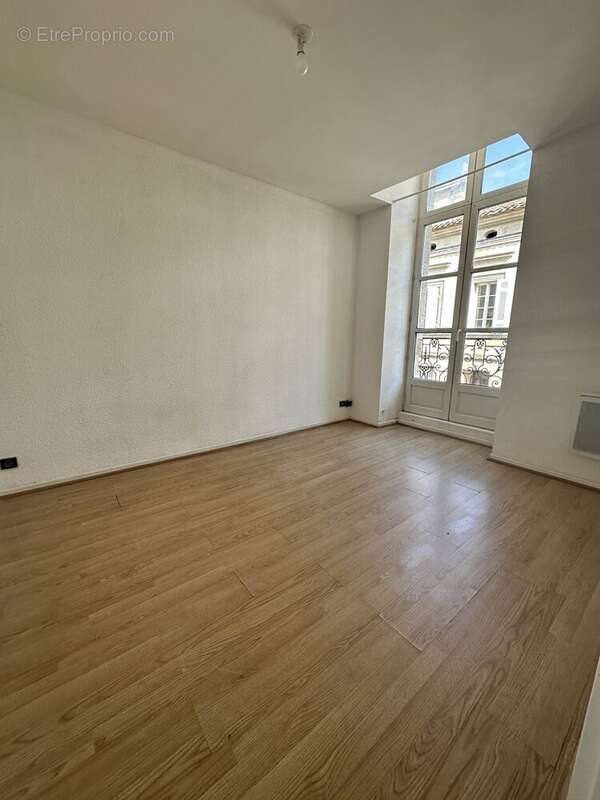 Appartement à COUTRAS